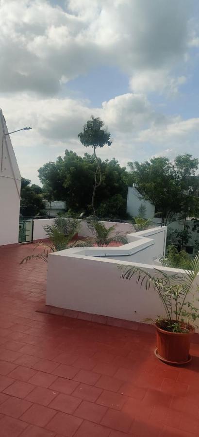 Coral Shelters Kochadai Apartman Maduráj Kültér fotó