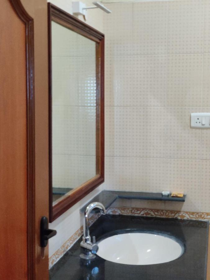 Coral Shelters Kochadai Apartman Maduráj Kültér fotó